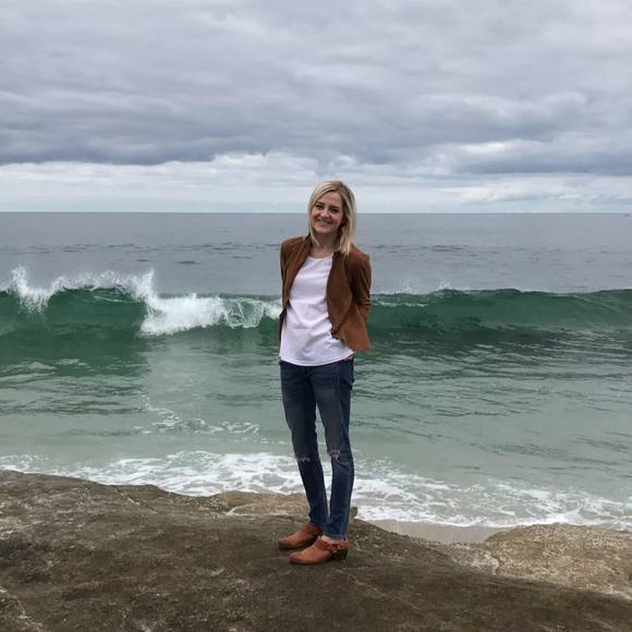 Meet your Posher, Kris - Picture 1 of 1